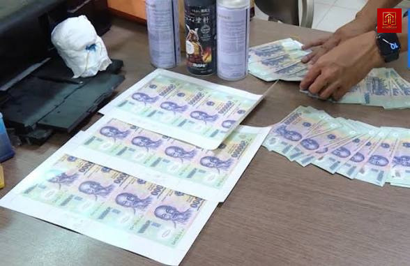 Truy tố hai đối tượng làm và lưu hành hơn 29 triệu đồng tiền giả Truy tố hai đối tượng làm và lưu hành hơn 29 triệu đồng tiền giả