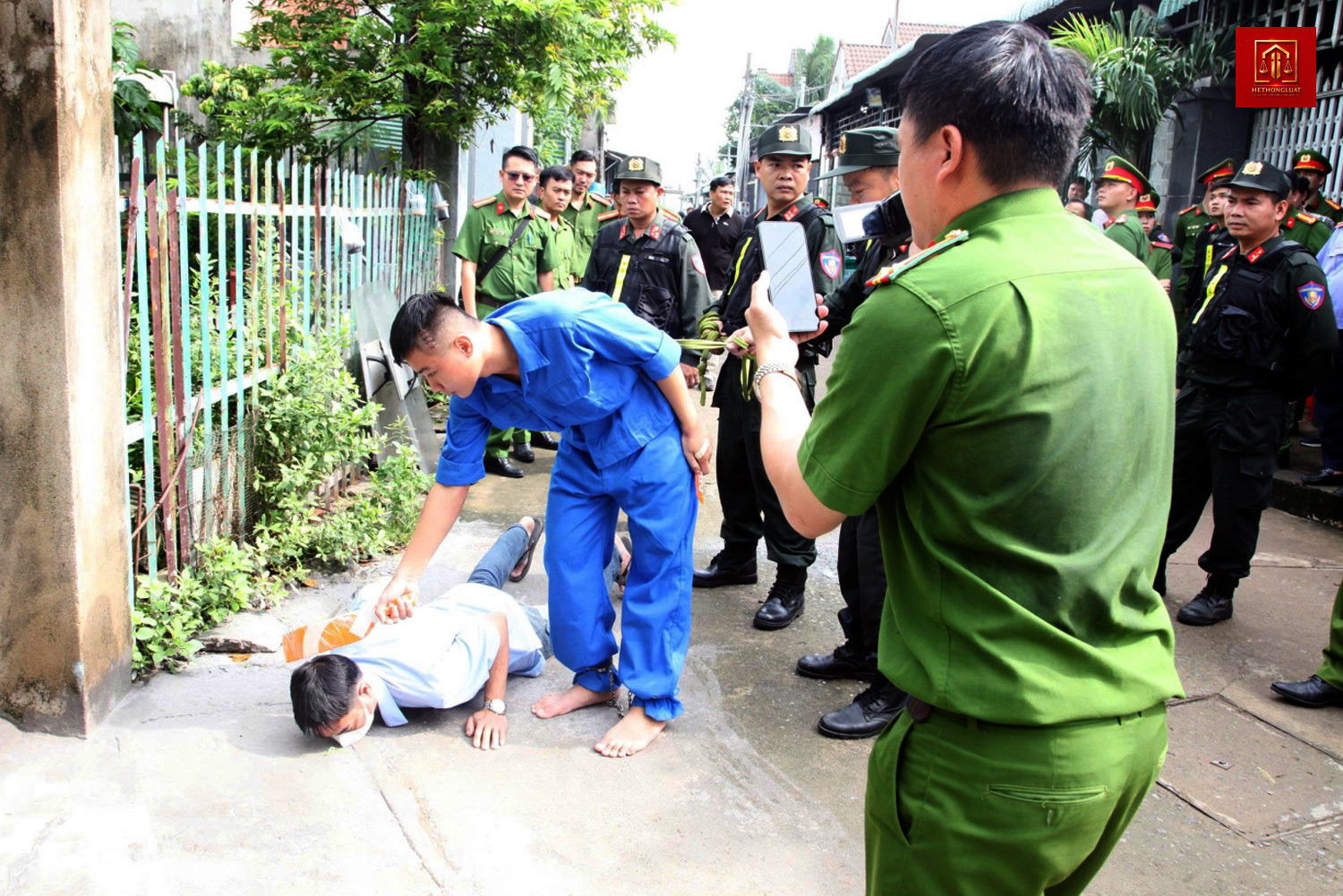 Xét xử sơ thẩm vụ án giết người và sử dụng trái phép vũ khí quân dụng tại Đồng Nai Xét xử sơ thẩm vụ án giết người và sử dụng trái phép vũ khí quân dụng tại Đồng Nai