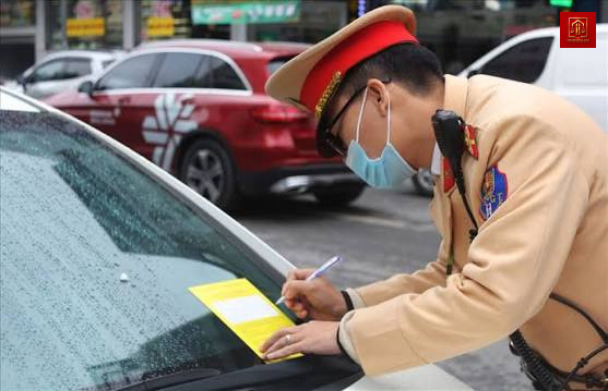 Khởi tố bị can giả danh lãnh đạo lừa đảo chạy lỗi vi phạm giao thông Khởi tố bị can giả danh lãnh đạo lừa đảo chạy lỗi vi phạm giao thông