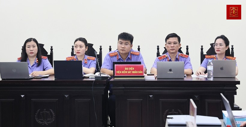 Đề nghị mức án 30 năm tù cho trùm sản xuất sữa giả Vũ Mạnh Cường Đề nghị mức án 30 năm tù cho trùm sản xuất sữa giả Vũ Mạnh Cường