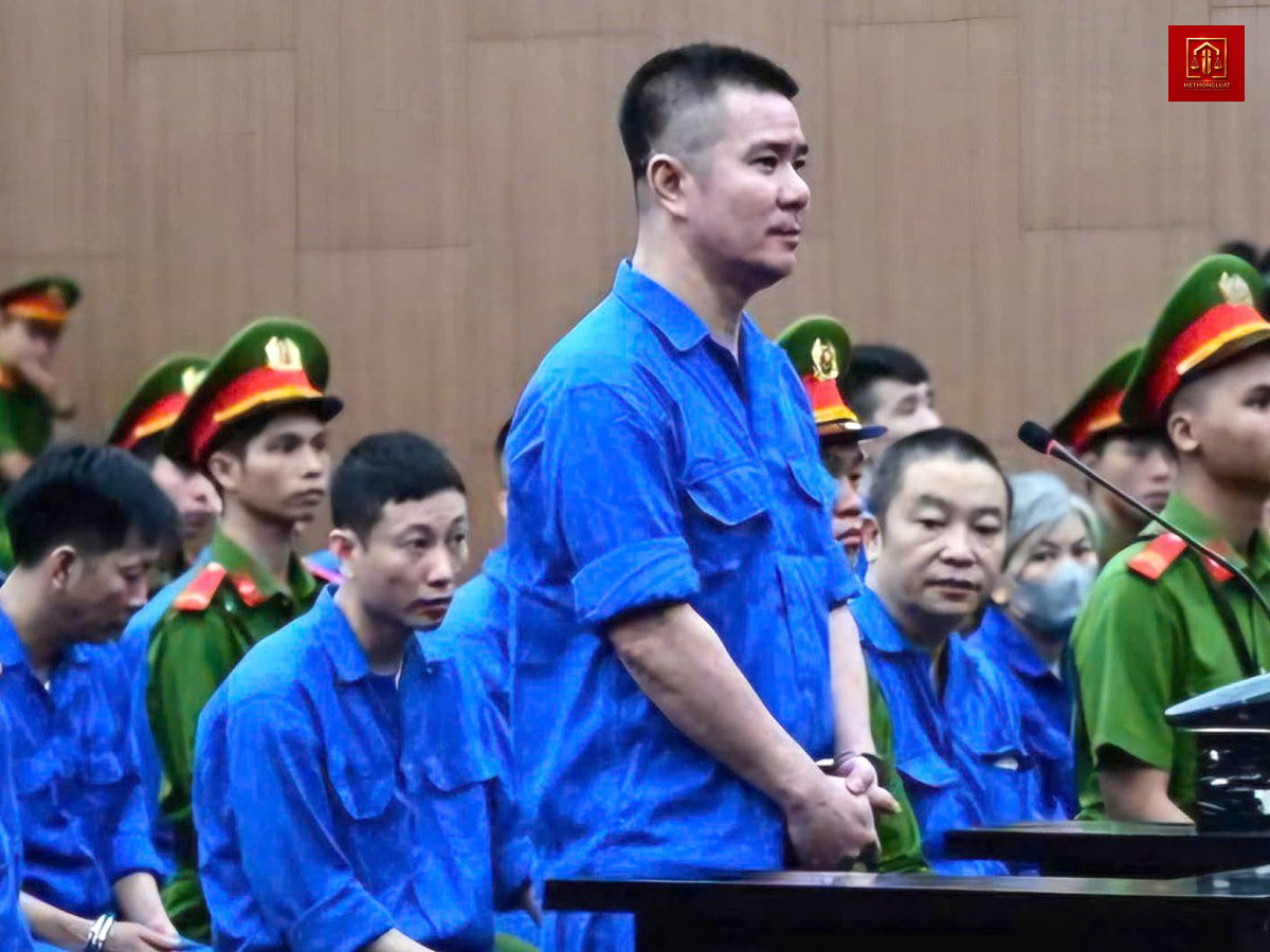 Bị cáo Lê Văn Đông khai nhận sử dụng ma túy ngay tại Viện Pháp y tâm thần Bị cáo Lê Văn Đông khai nhận sử dụng ma túy ngay tại Viện Pháp y tâm thần
