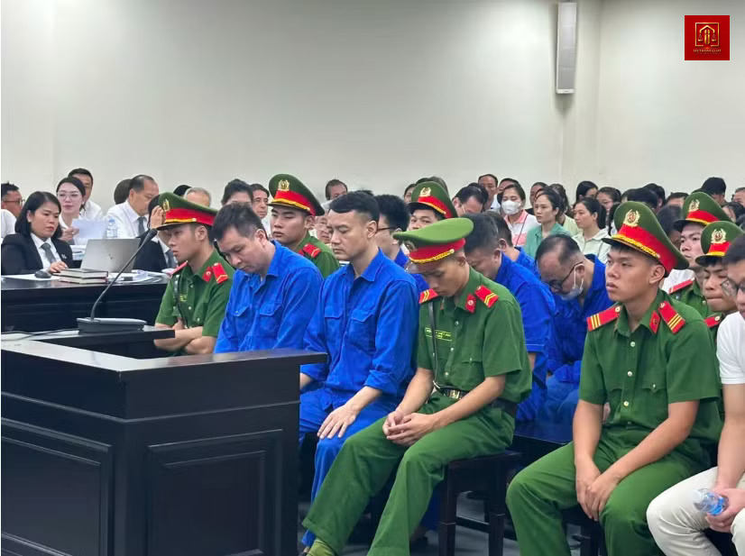 Các bị cáo trong vụ án sản xuất sữa giả tại Hà Nội Các bị cáo trong vụ án sản xuất sữa giả tại Hà Nội