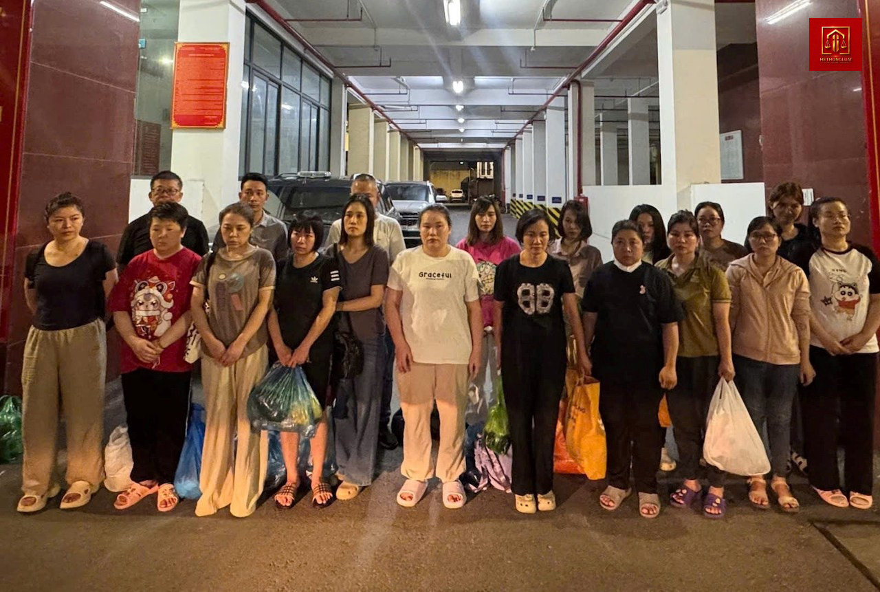 Cơ quan điều tra khởi tố 19 bị can tại phòng khám đa khoa Phượng Đỏ Cơ quan điều tra khởi tố 19 bị can tại phòng khám đa khoa Phượng Đỏ