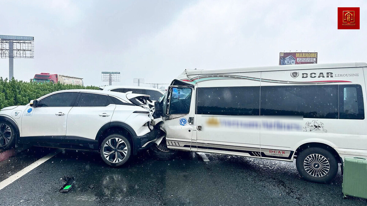 Phân tích pháp lý vụ tai nạn do ô tô Lexus gây ra trên cao tốc