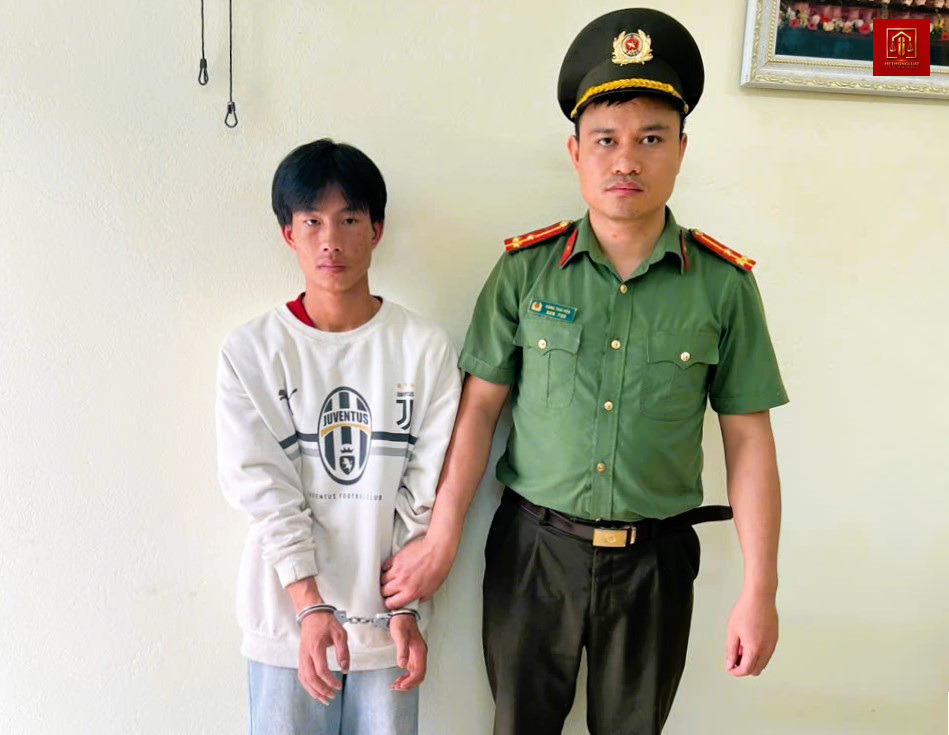Tội sử dụng trái phép vũ khí quân dụng khi dùng dao gây án