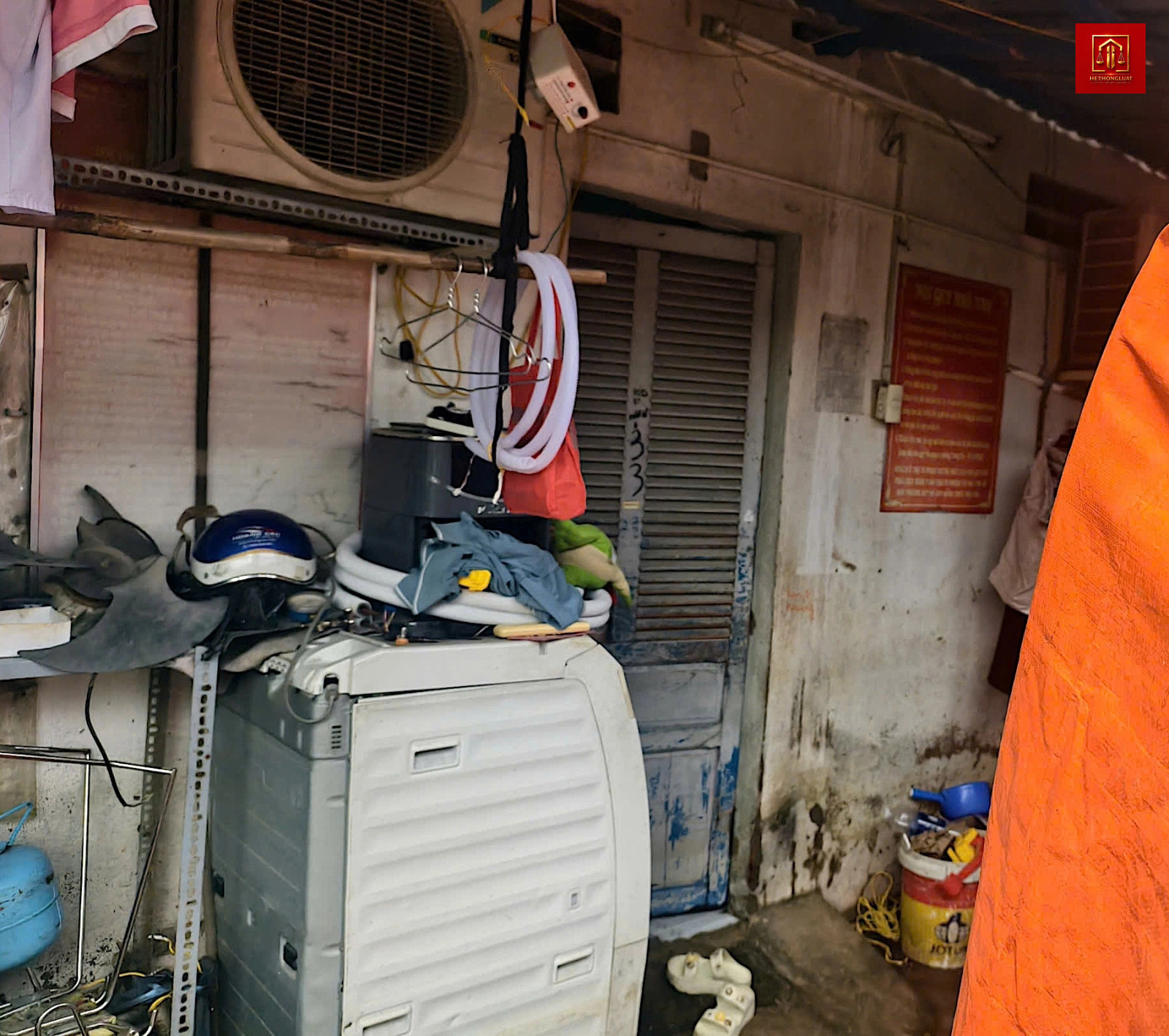 TP HCM: Người đàn ông tử vong nghi do điện giật khi dọn nhà ngập TP HCM: Người đàn ông tử vong nghi do điện giật khi dọn nhà ngập